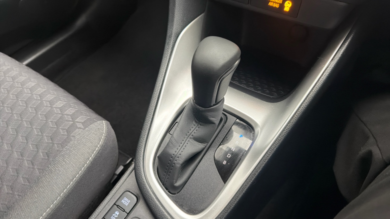 Toyota Yaris 1.5 Hybrid Design 5dr CVT Hybrid Hatchback